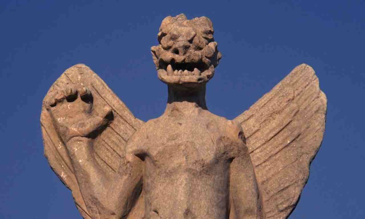 نقد و بررسی فیلم جن‌گیر (The Exorcist)؛ قدرت شیطان در غیاب کلیسا
